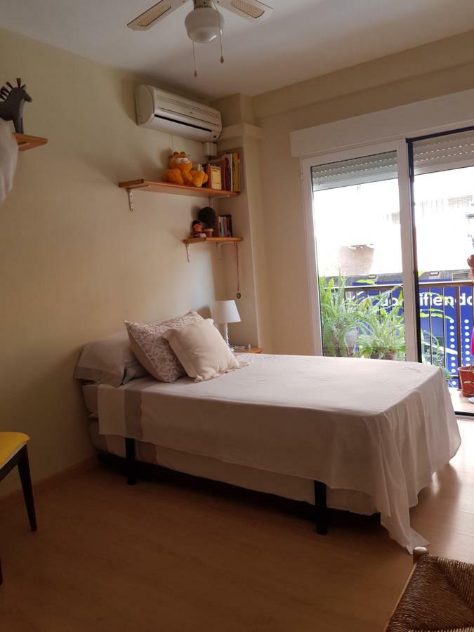 Habitacion Privada A 1500 Metros De La Playa Apartment Valencia Luaran gambar