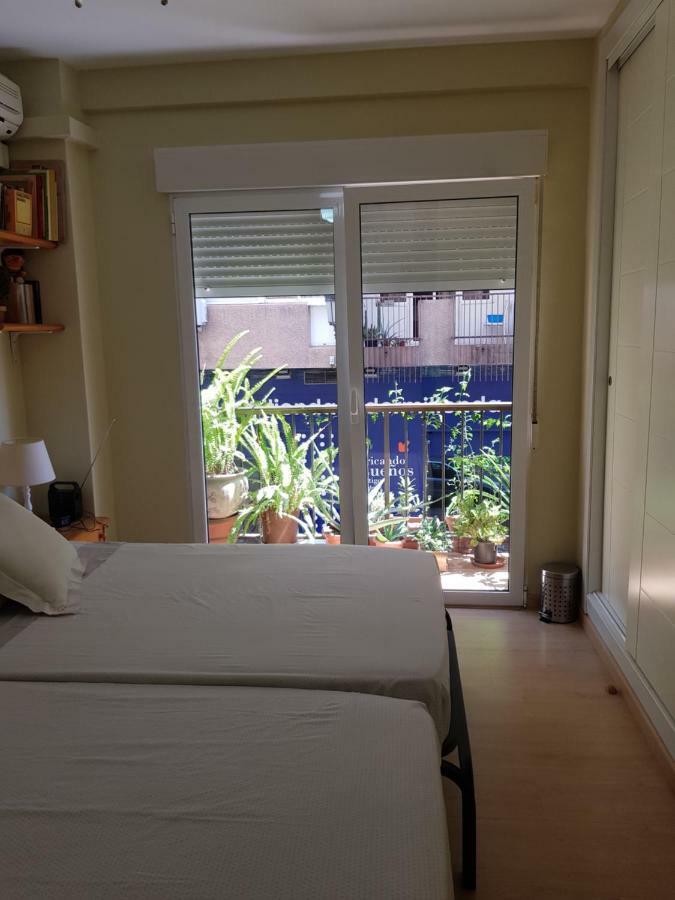 Habitacion Privada A 1500 Metros De La Playa Apartment Valencia Luaran gambar